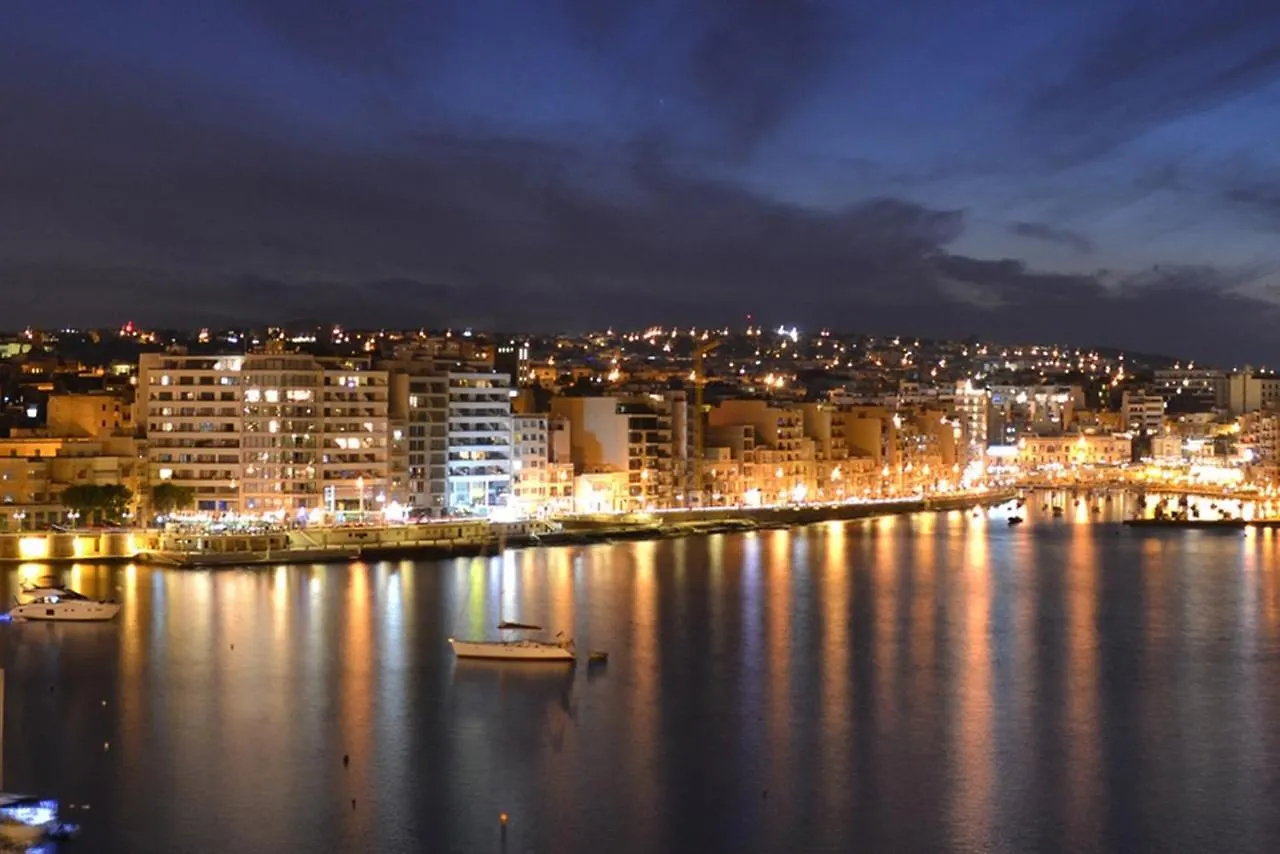 Deluxe Apartment With Valletta And Harbour Views Sliema Malta